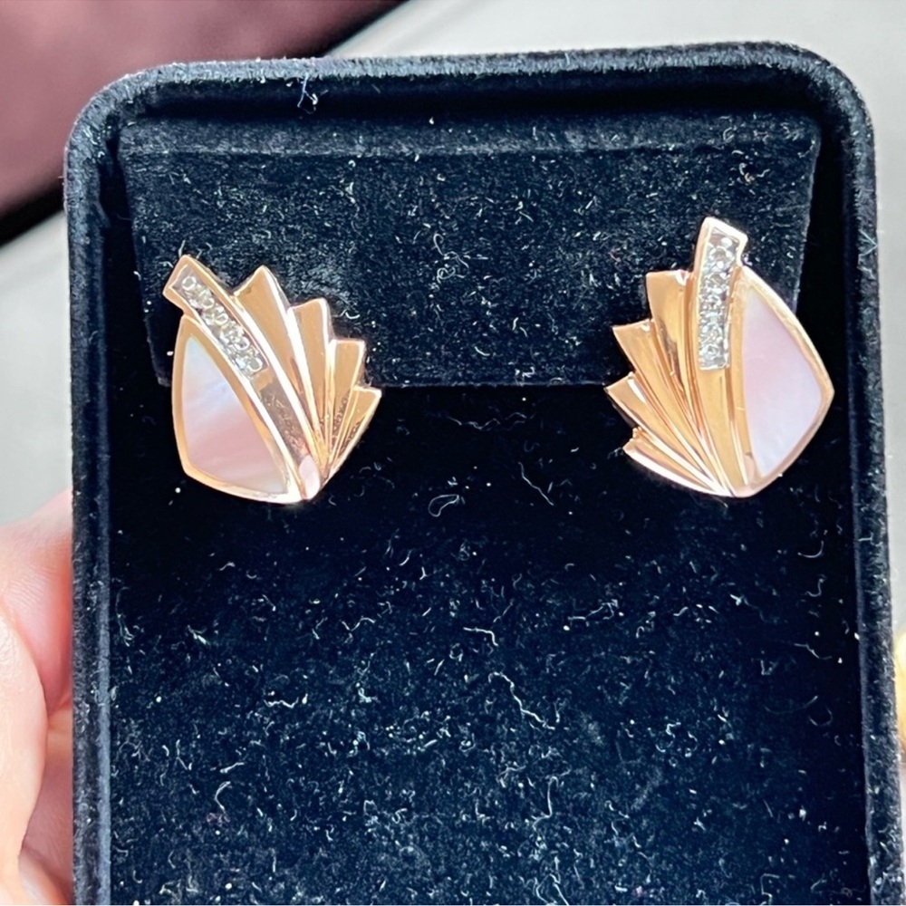14k gold Omega back earrings with Diamonds - Picture 5 of 6